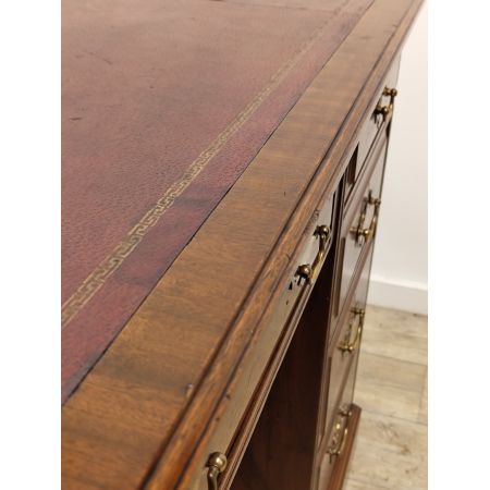 Schöner edwardianischer Schreibtisch aus Walnussholz und Mahagoni