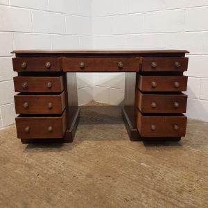 Antiker Eichenschreibtisch aus der viktorianischen Zeit