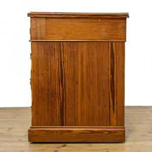 Antiker viktorianischer Schreibtisch im gotischen Stil aus Kiefernholz