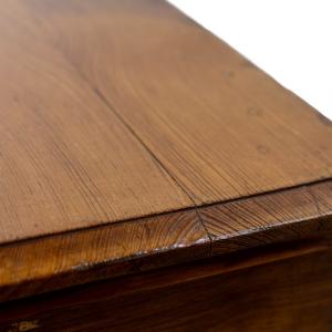 Antiker viktorianischer Schreibtisch im gotischen Stil aus Kiefernholz