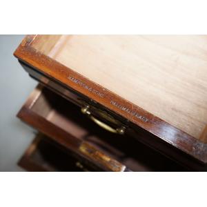 Antiker Hampton & Sons Schreibtisch / pedestal partners desk aus Mahagoni