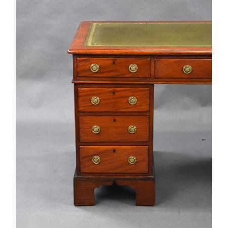 Antiker viktorianischer Schreibtisch / pedestal desk aus Mahagoni