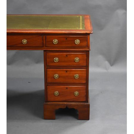 Antiker viktorianischer Schreibtisch / pedestal desk aus Mahagoni