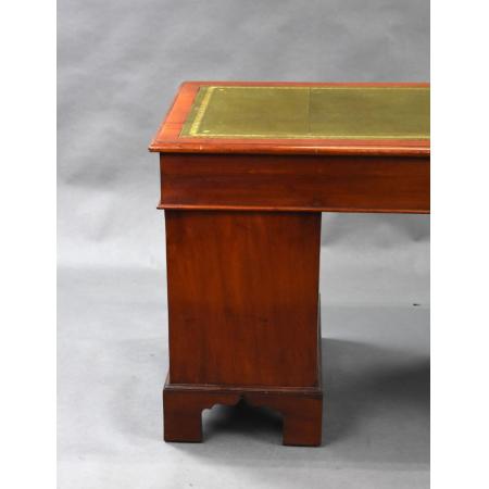 Antiker viktorianischer Schreibtisch / pedestal desk aus Mahagoni