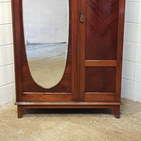 Edwardianischer Kleiderschrank mit Spiegeltür