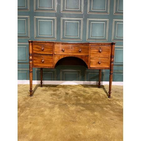 Antiker Schreibtisch / desk aus Mahagoni