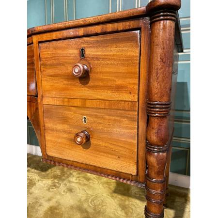 Antiker Schreibtisch / desk aus Mahagoni