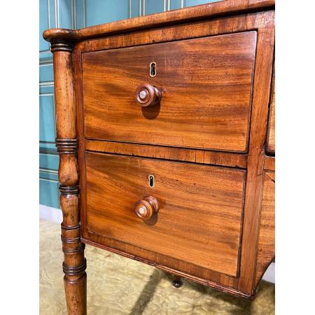 Antiker Schreibtisch / desk aus Mahagoni