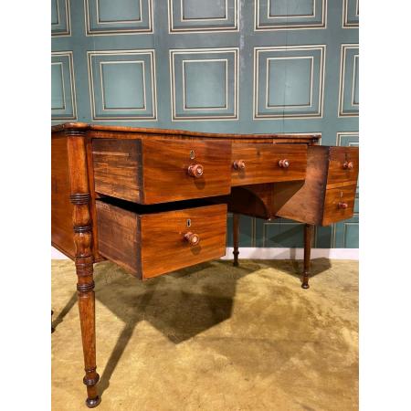 Antiker Schreibtisch / desk aus Mahagoni