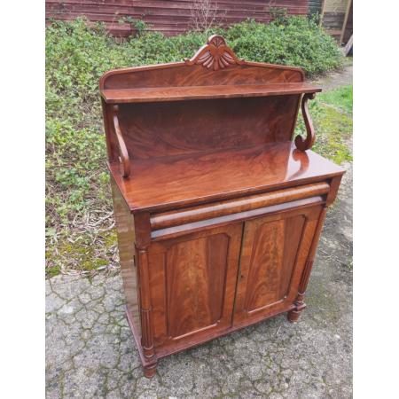 kompaktes viktorianisches Sideboard aus Mahagoni