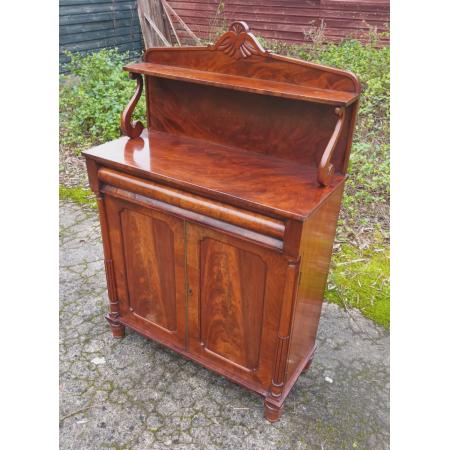 kompaktes viktorianisches Sideboard aus Mahagoni