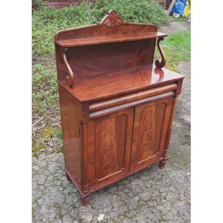 kompaktes viktorianisches Sideboard aus Mahagoni