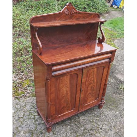 kompaktes viktorianisches Sideboard aus Mahagoni
