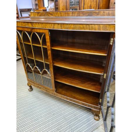 Bücherregal, Büchervitrine / bow front bookcase aus Mahagoni