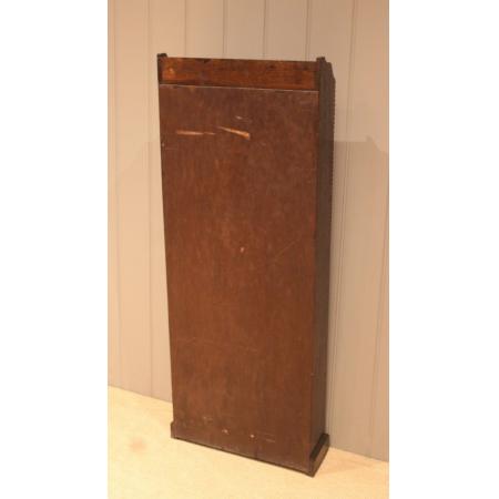 schmales offenes Bücherregal aus Eichenholz