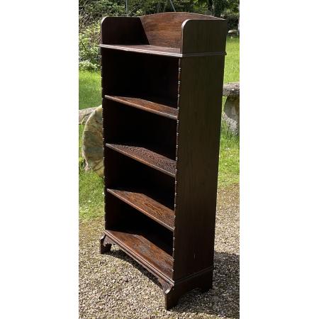 offenes Bücherregal aus Eichenholz