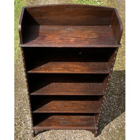 offenes Bücherregal aus Eichenholz