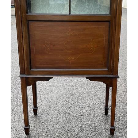 Antiker Mahagoni Vitrinienschrank mit Intarsieren / display cabinet