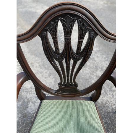 Antikes 8er Set shield back Stühle