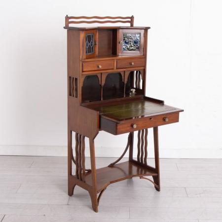 Arts-and-Crafts-Schreibtisch mit verglasten Paneelen, ca. 1900