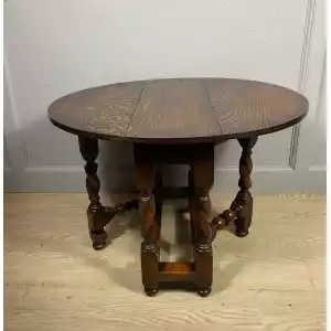 Charmanter kleiner Eichen-Couchtisch mit Barley-Twist-Design & Gateleg-Konstruktion