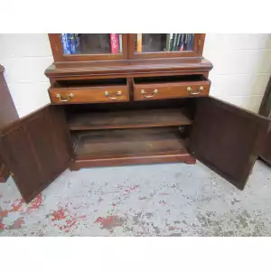 Eleganter edwardianischer Mahagoni-Bücher- und Geschirrschrank – Stilvoll & Praktisch