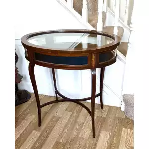 Hochwertige edwardianische Vitrine – Stilvolle Präsentation für Sammlerstücke