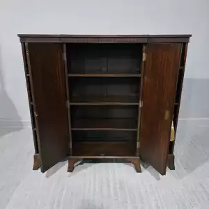 Kleiner Regency-Stil Breakfront-Bücherschrank – Edle Mahagoni-Bibliothek