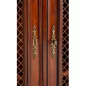 Wunderschönes Paar französischer Walnuss-Beistellschränke – Elegante Handwerkskunst (ca. 1880)