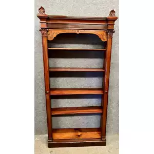 Seltenes Paar hohe viktorianische Mahagoni-Bibliotheksregale – Exquisite Handwerkskunst