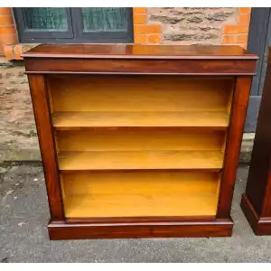 Edles Paar viktorianischer Mahagoni-Bücherregale mit verstellbaren Regalböden (19. Jahrhundert)