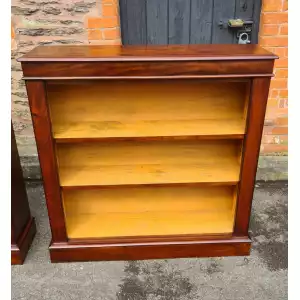 Edles Paar viktorianischer Mahagoni-Bücherregale mit verstellbaren Regalböden (19. Jahrhundert)