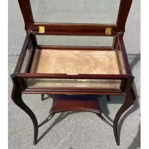 Antiker Edwardianischer Mahagoni-Vitrinentisch mit Glasdeckel (ca. 1900)