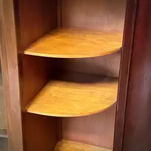 Antike Edwardianische Mahagoni-Vitrine mit Intarsien & Glastür (frühes 20. Jahrhundert)