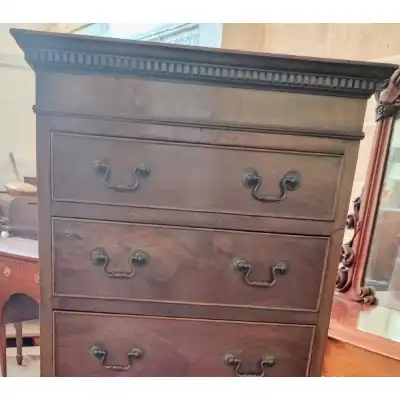 Antike Mahagoni-Kommode im irischen Stil – 19. Jahrhundert