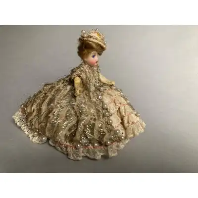 Antike viktorianische Puppe Pin Cushion C1870 - Porzellankopf und Seidenkleid 