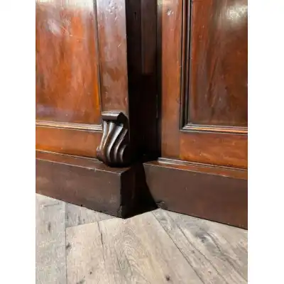 Elegantes Georgianisches Mahagoni-Sideboard mit Intarsien & Serpentin-Front
