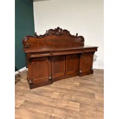 Elegantes Georgianisches Mahagoni-Sideboard mit Intarsien & Serpentin-Front