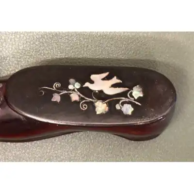 Antiker Papier-Maché Snuff Shoe mit MOP Vogel und Drahtarbeit – Spätes 18. - Frühes 19. Jahrhundert 