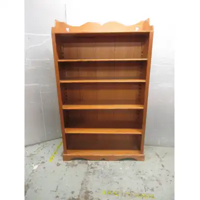 Antikes Pitch Pine Bücherregal – Elegantes Design mit verzierten Details, 19. Jahrhundert