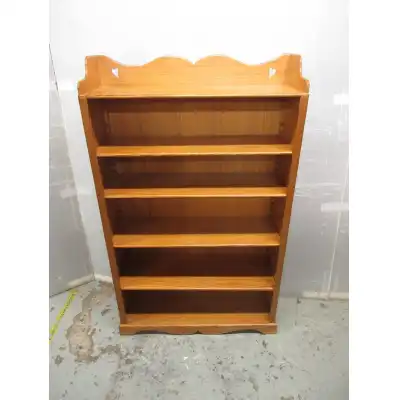 Antikes Pitch Pine Bücherregal – Elegantes Design mit verzierten Details, 19. Jahrhundert