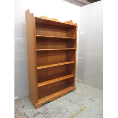 Antikes Pitch Pine Bücherregal – Elegantes Design mit verzierten Details, 19. Jahrhundert