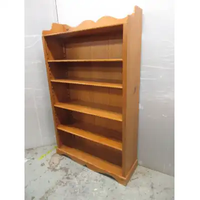 Antikes Pitch Pine Bücherregal – Elegantes Design mit verzierten Details, 19. Jahrhundert