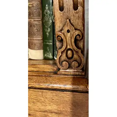 Exquisites Paar viktorianische Bücherregale im Richard-Bridgens-Stil – Massives Eichenholz, 19. Jahrhundert