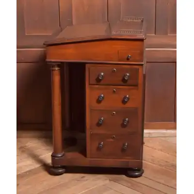 Antiker viktorianischer Rosenholz-Davenport mit Messing-Galerie (ca. 19. Jahrhundert)