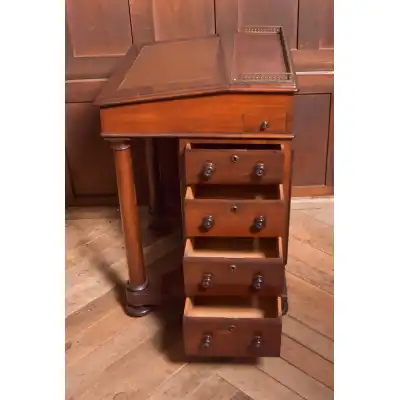 Antiker viktorianischer Rosenholz-Davenport mit Messing-Galerie (ca. 19. Jahrhundert)