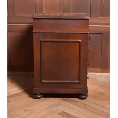 Antiker viktorianischer Rosenholz-Davenport mit Messing-Galerie (ca. 19. Jahrhundert)