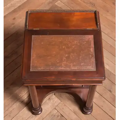 Antiker viktorianischer Rosenholz-Davenport mit Messing-Galerie (ca. 19. Jahrhundert)