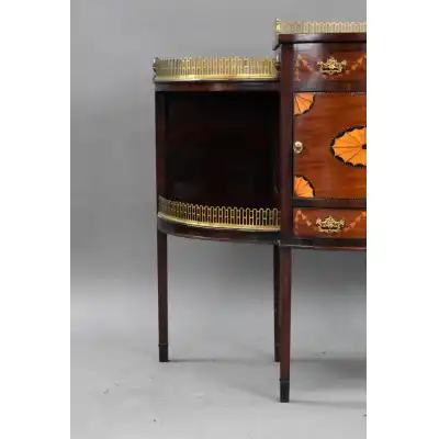 Elegantes Edwardianisches Mahagoni-Sideboard mit Intarsien & Messinggalerie (ca. 1901-1910)
