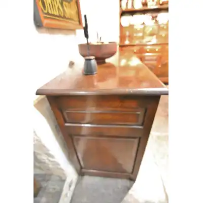 Elegante Eichen-Kommode im georgianischen Stil (ca. 1930) – Hochwertige Handwerkskunst